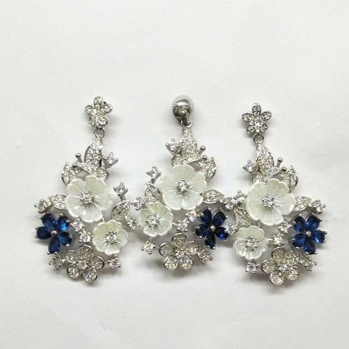 925 Sterling Silver Flower Designed Pendant Set