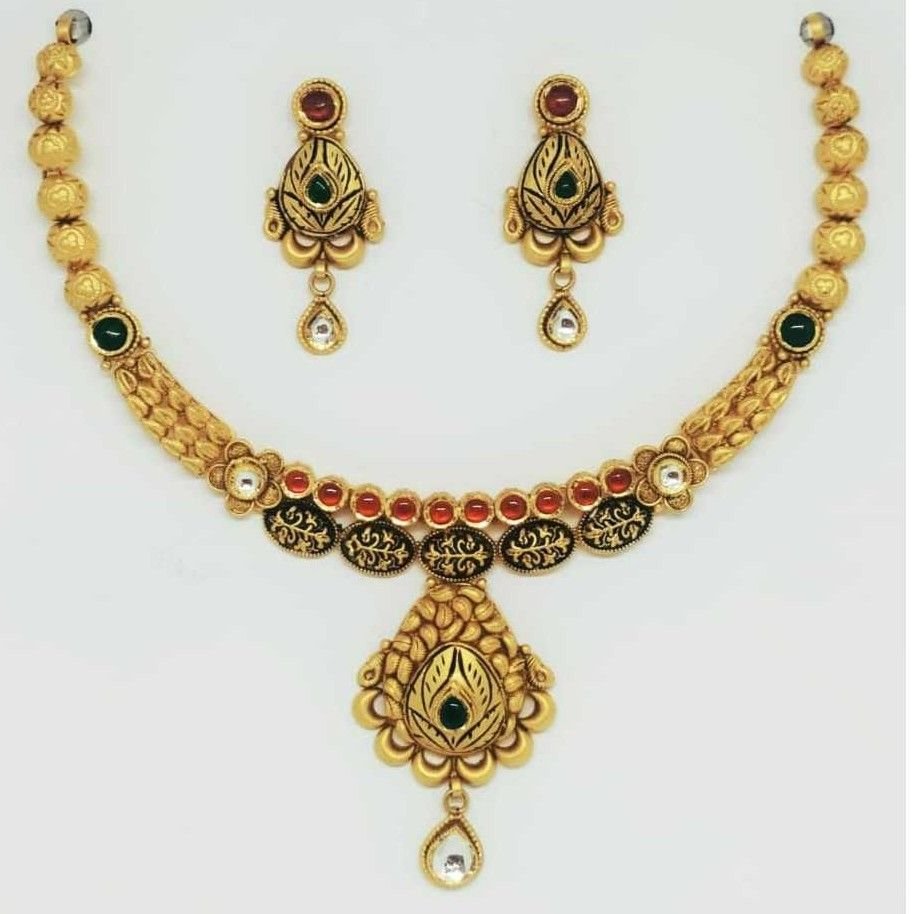 22 kt gold antique set