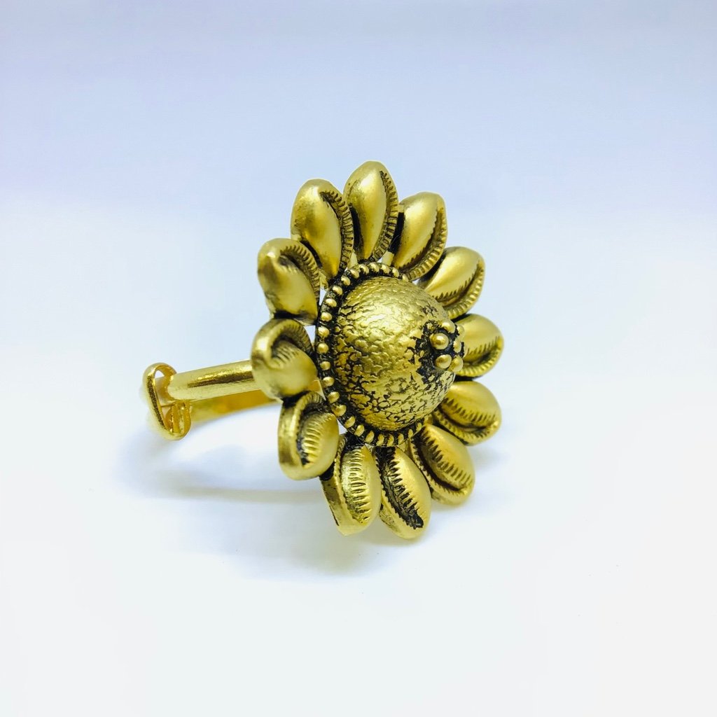 BRANDED ANTIQUE GOLD RING FOR LADIES