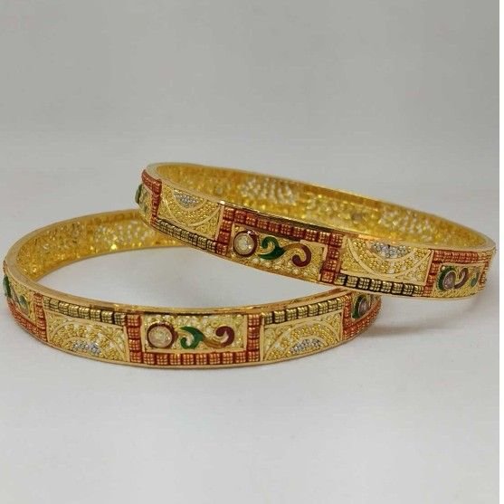 22 KT GOLD CULCUTTI DESIGNED BANGLE