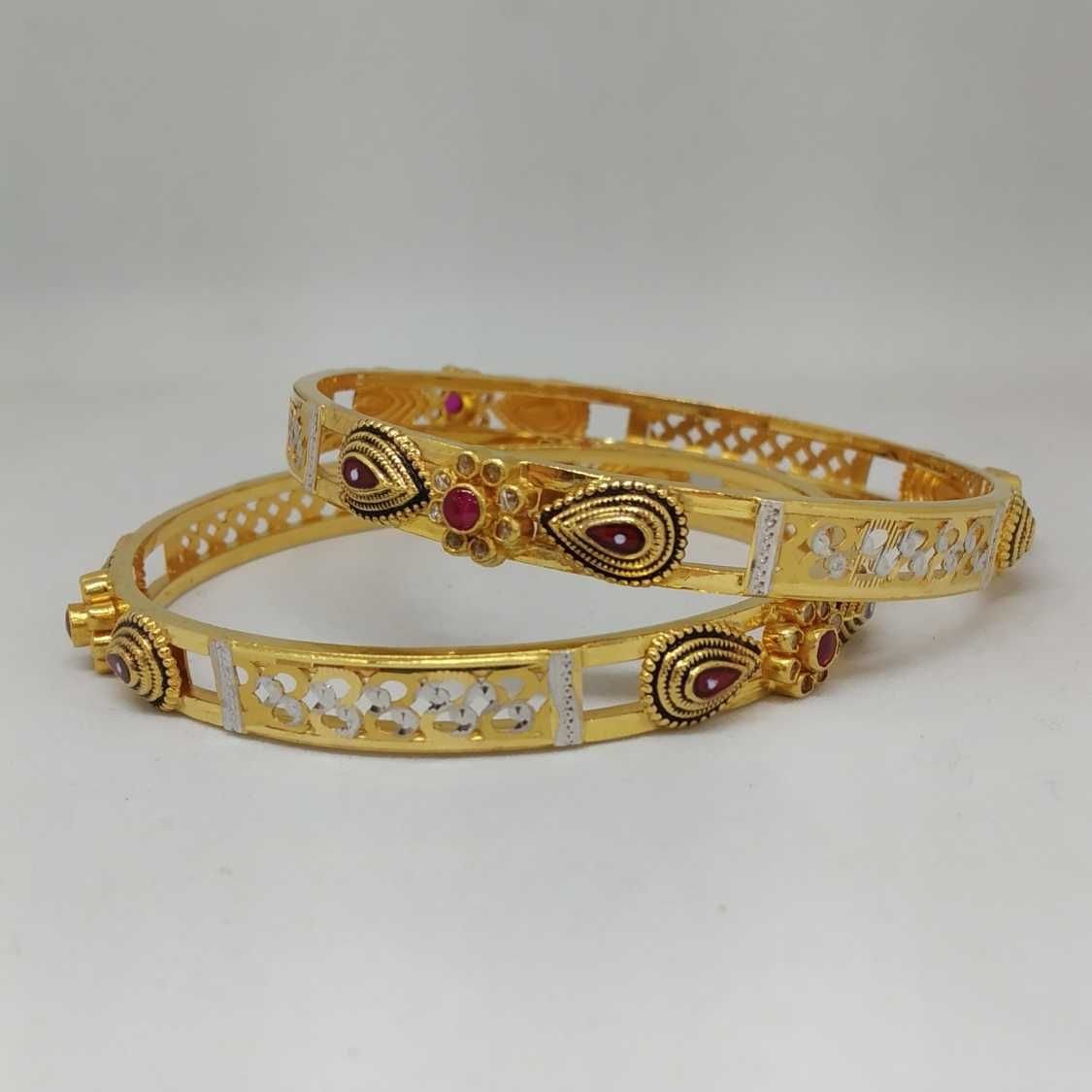 22 KT GOLD ANTIQUE DESIGNED COPPER BANGLE