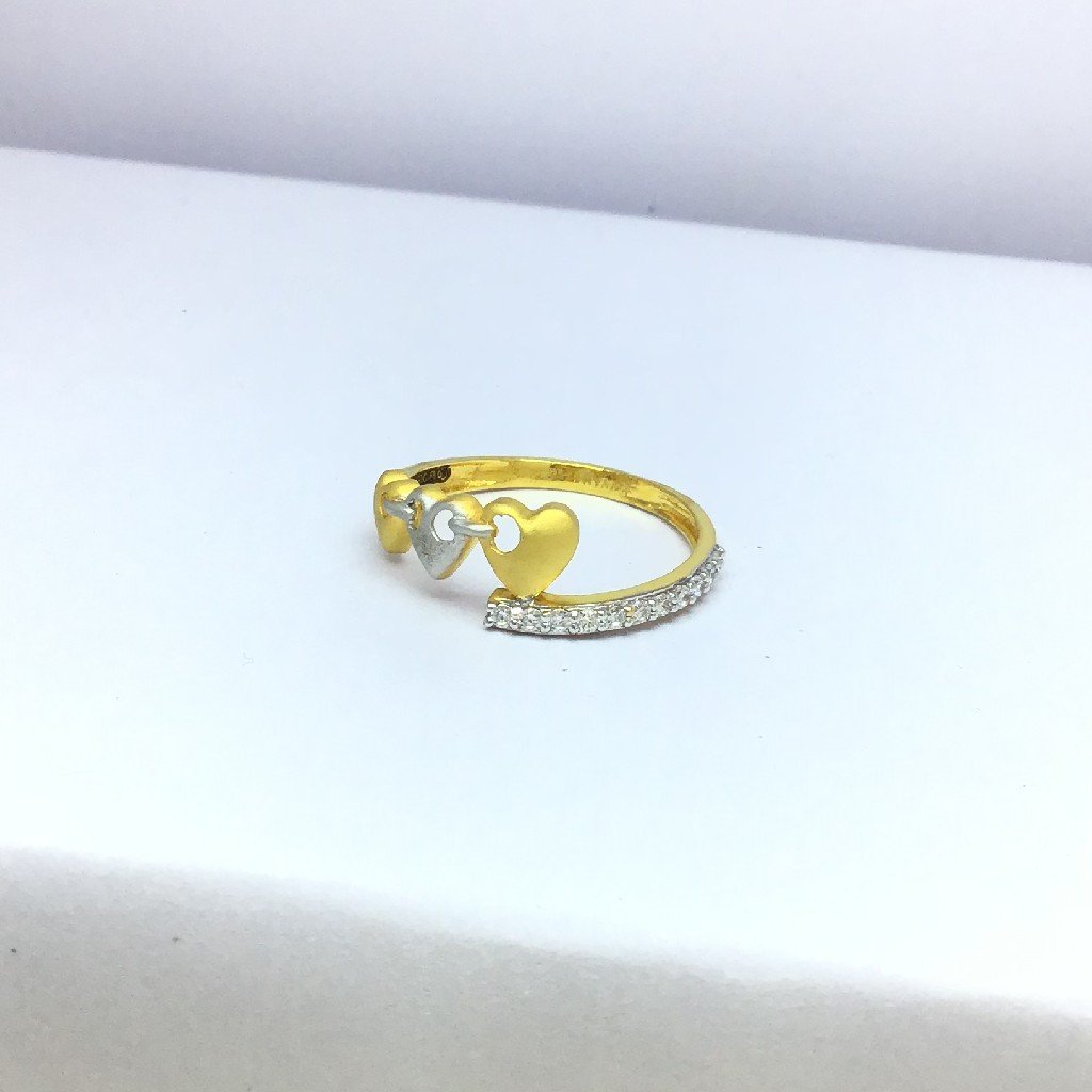 heart designed ladies fancy gold ring