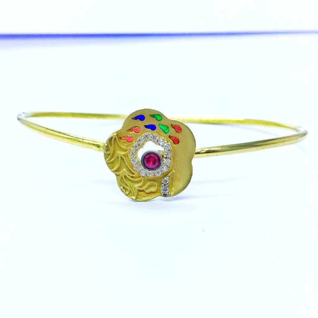 FANCY FLOWER GOLD KADA BRACELET