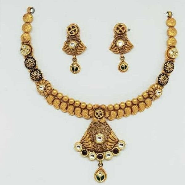 22 KT Gold Antique Set