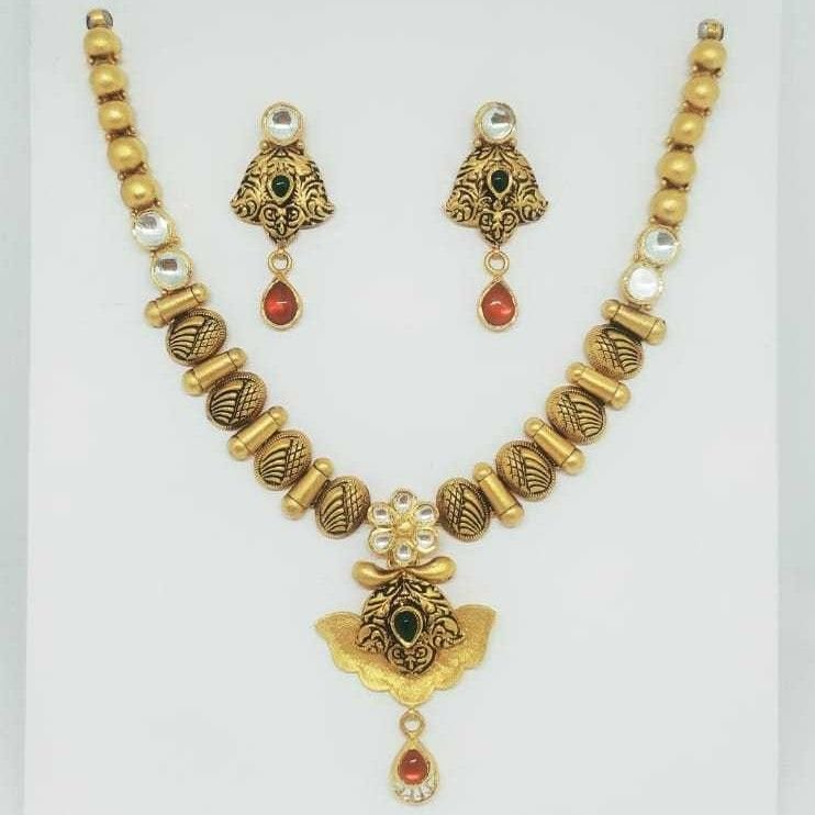 22 kt gold antique set
