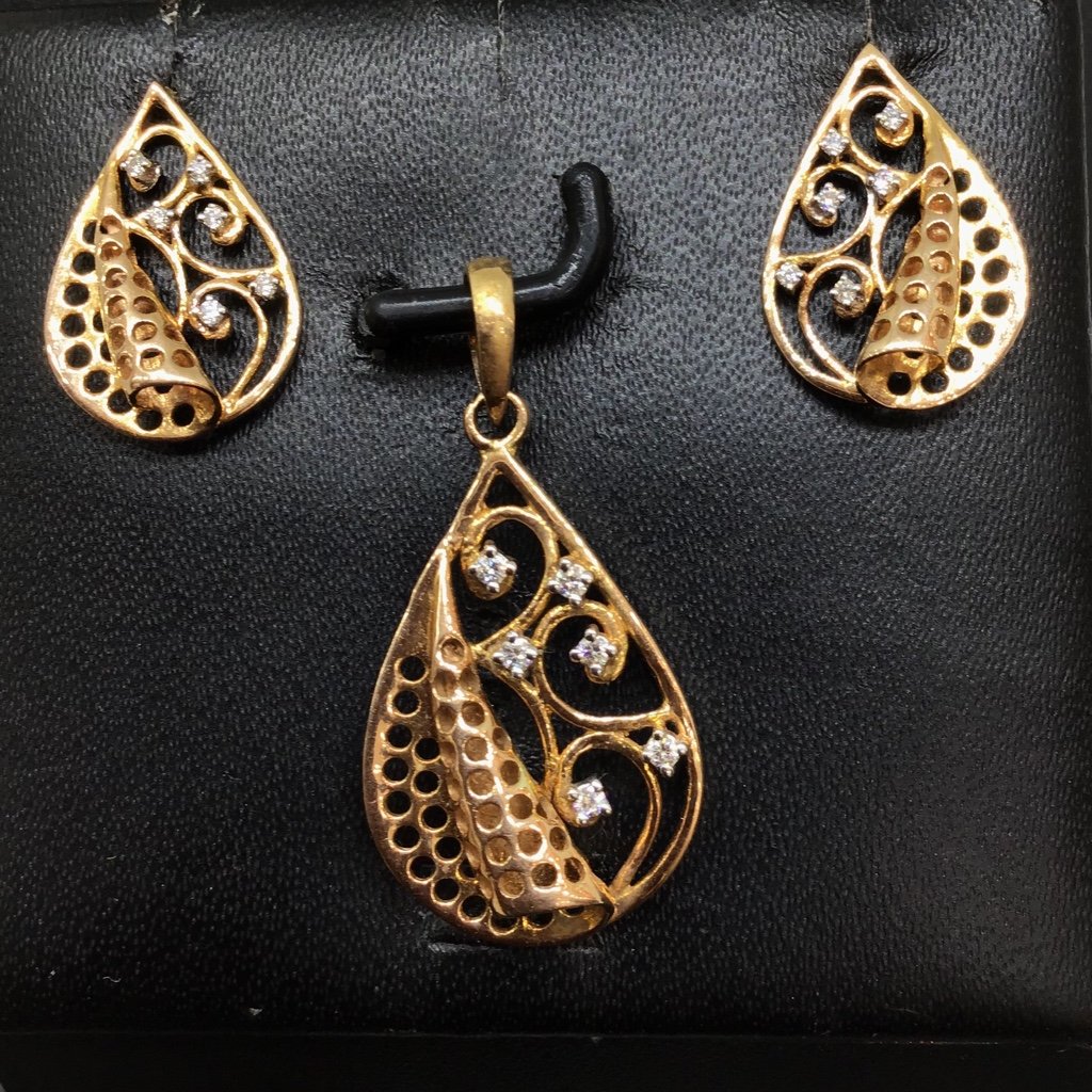 Real diamond fancy pendant set