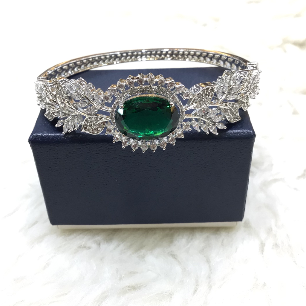 Silver Forming Stylish Bracelet