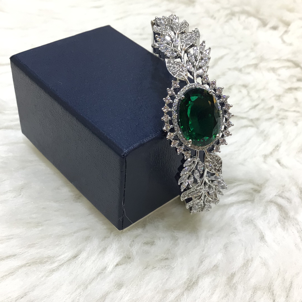 Silver Forming Stylish Bracelet