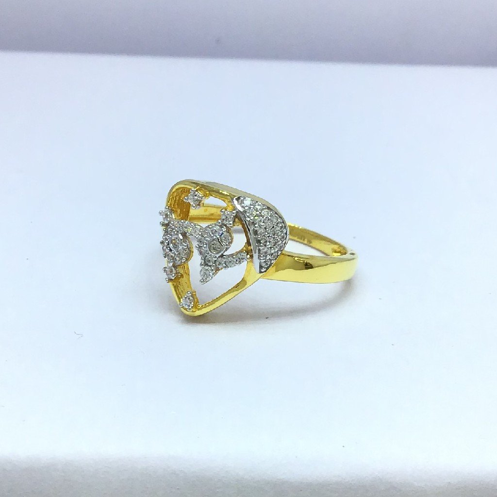 triangle fancy gold ladies ring