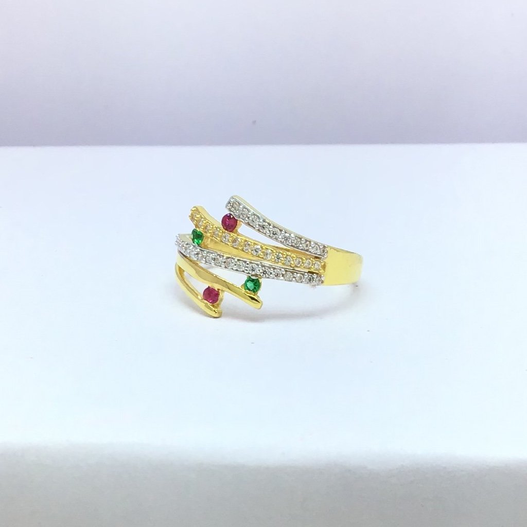 Designing fancy ladies gold ring