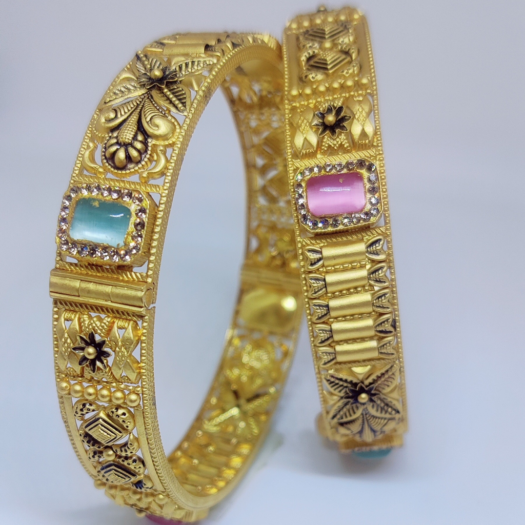 22KT Gold Antique Bangles