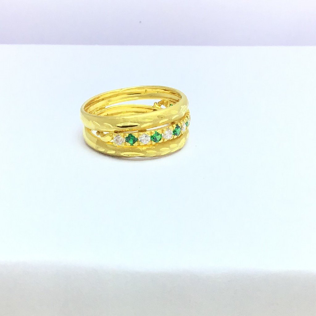 designing fancy ladies gold ring