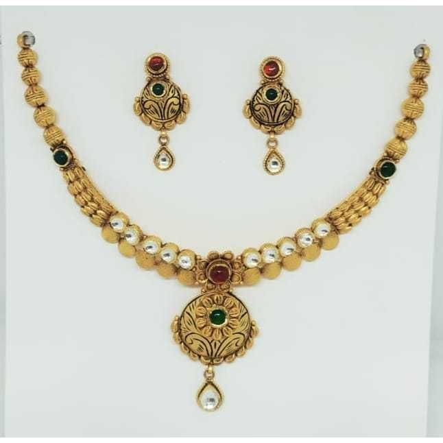 22 kt gold antique set