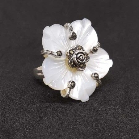 925 Sterling Silver  Mother Of Pear Designer Ladies Ring