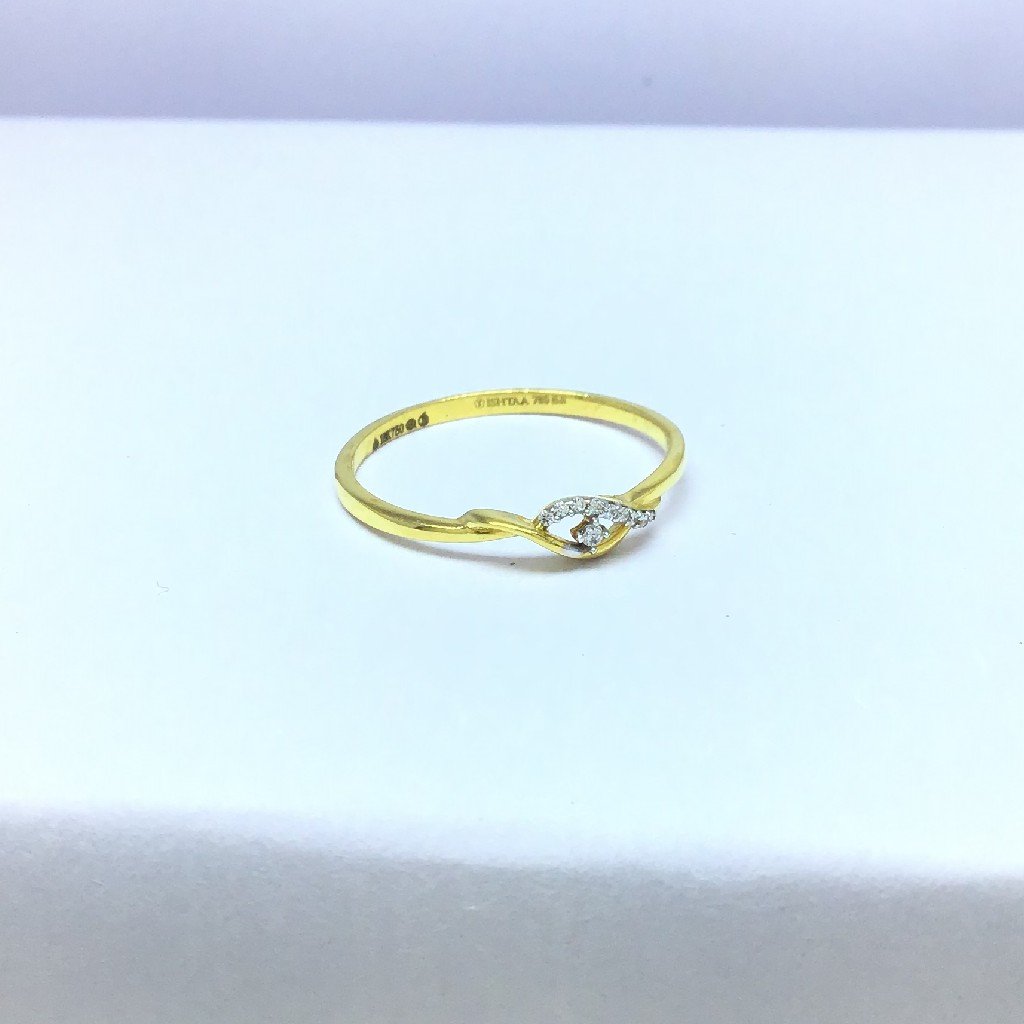 designing slim fancy ladies gold ring