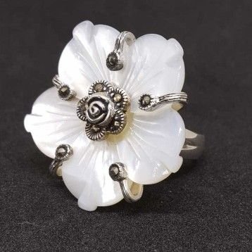 925 Sterling Silver  Mother Of Pear Designer Ladies Ring