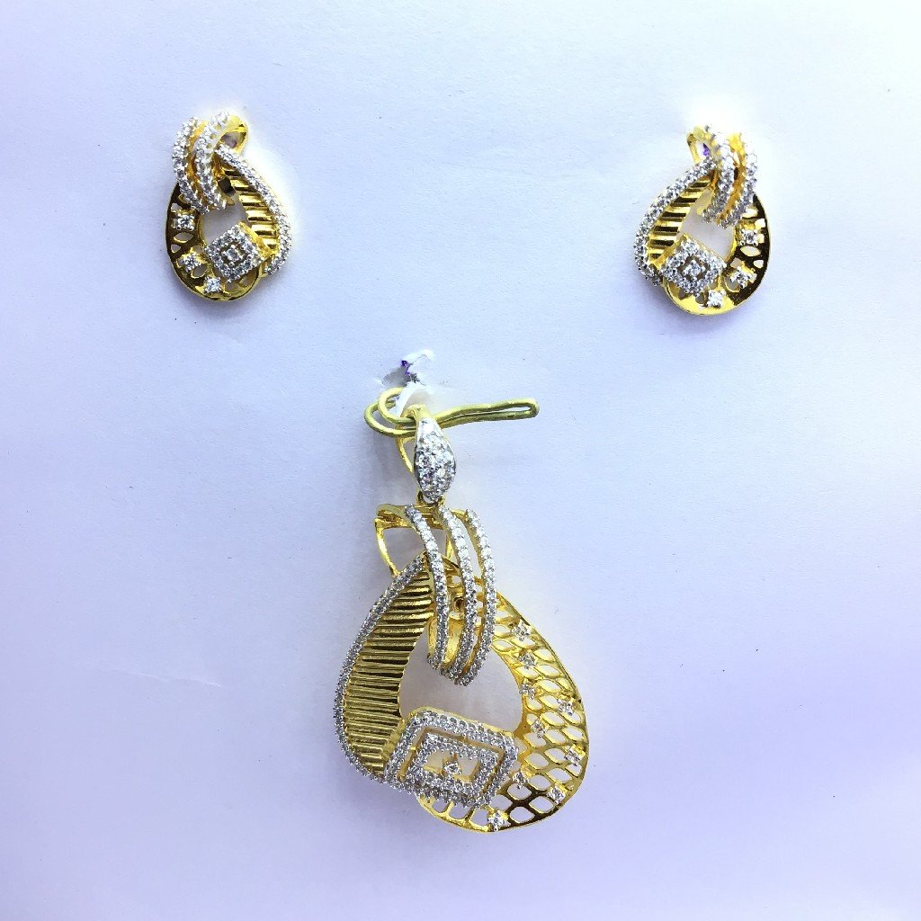 DESIGNING FANCY GOLD PENDANT SET