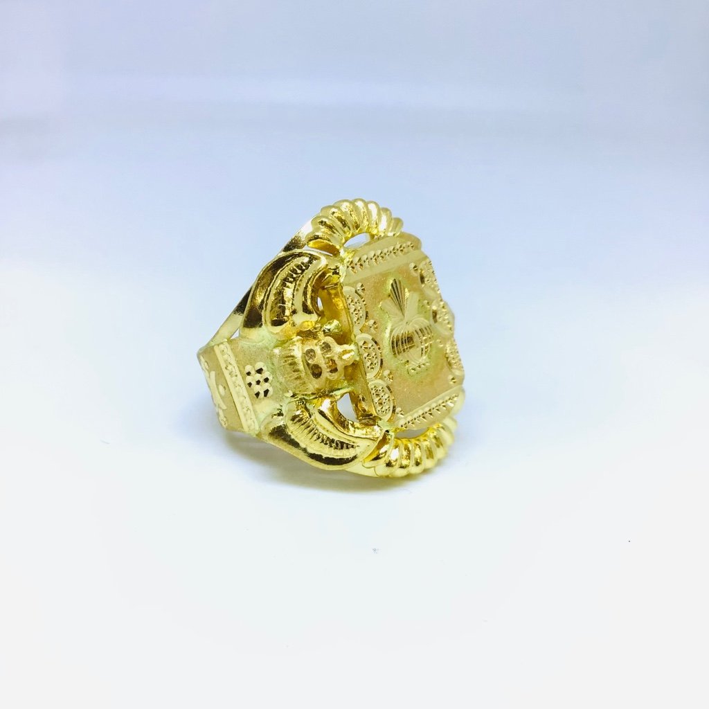 DESIGNING FANCY GOLD RING