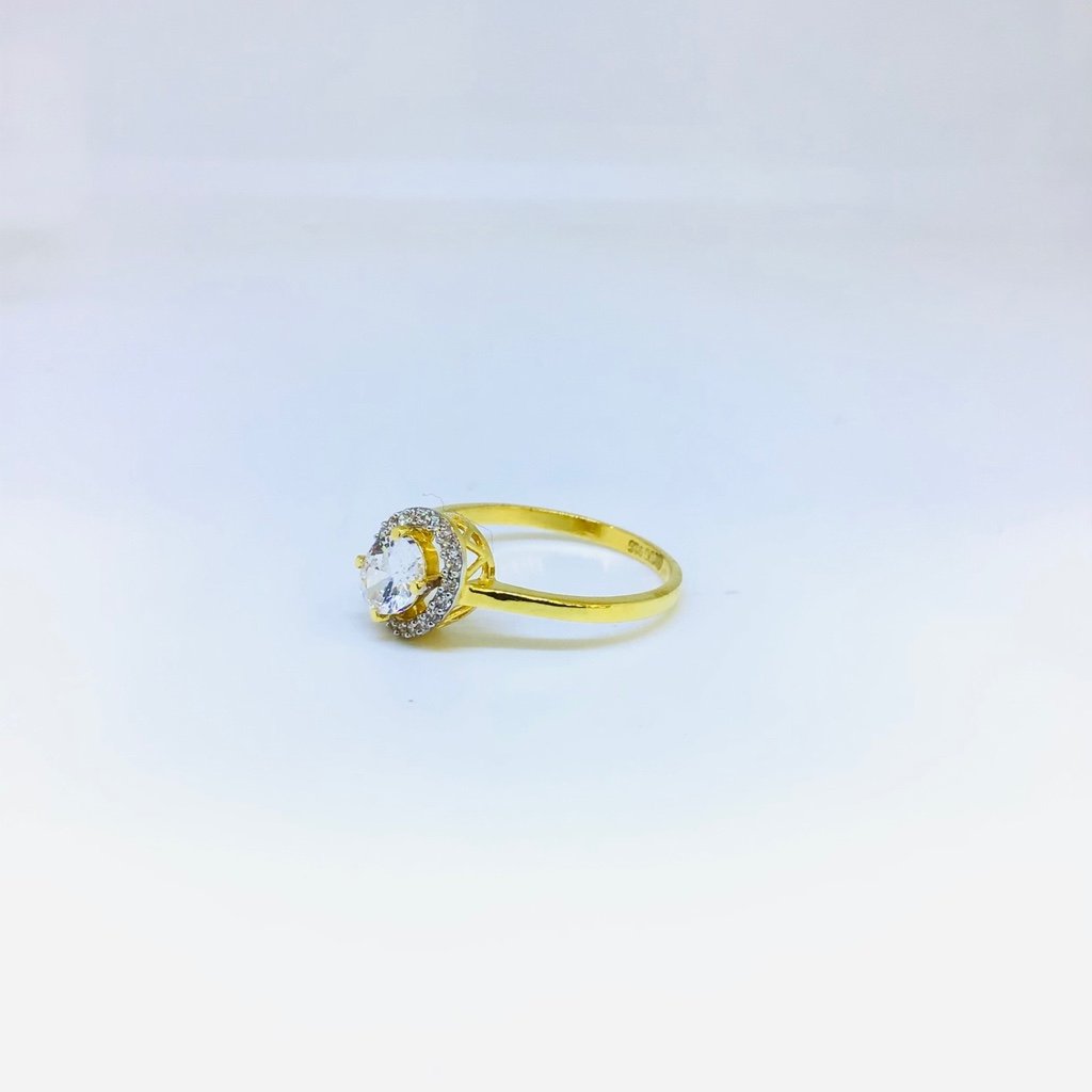 FANCY WHITE STONE GOLD RING