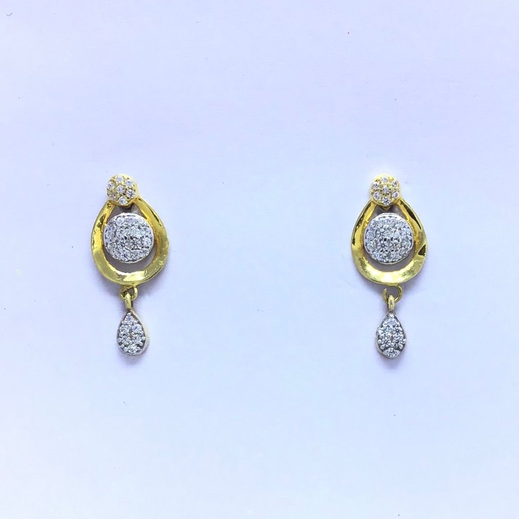 branded fancy gold earrings