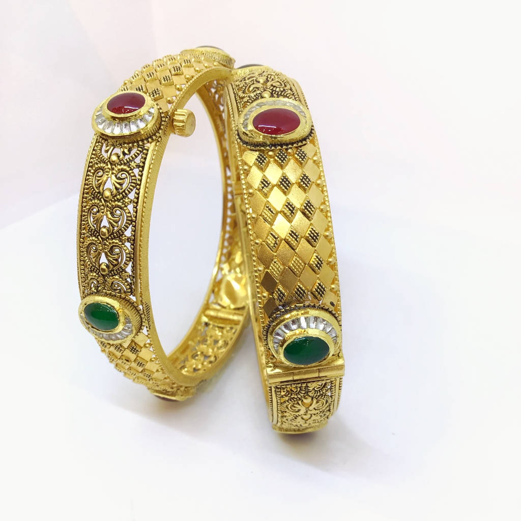 916 Gold Antique Color Stone Bangles