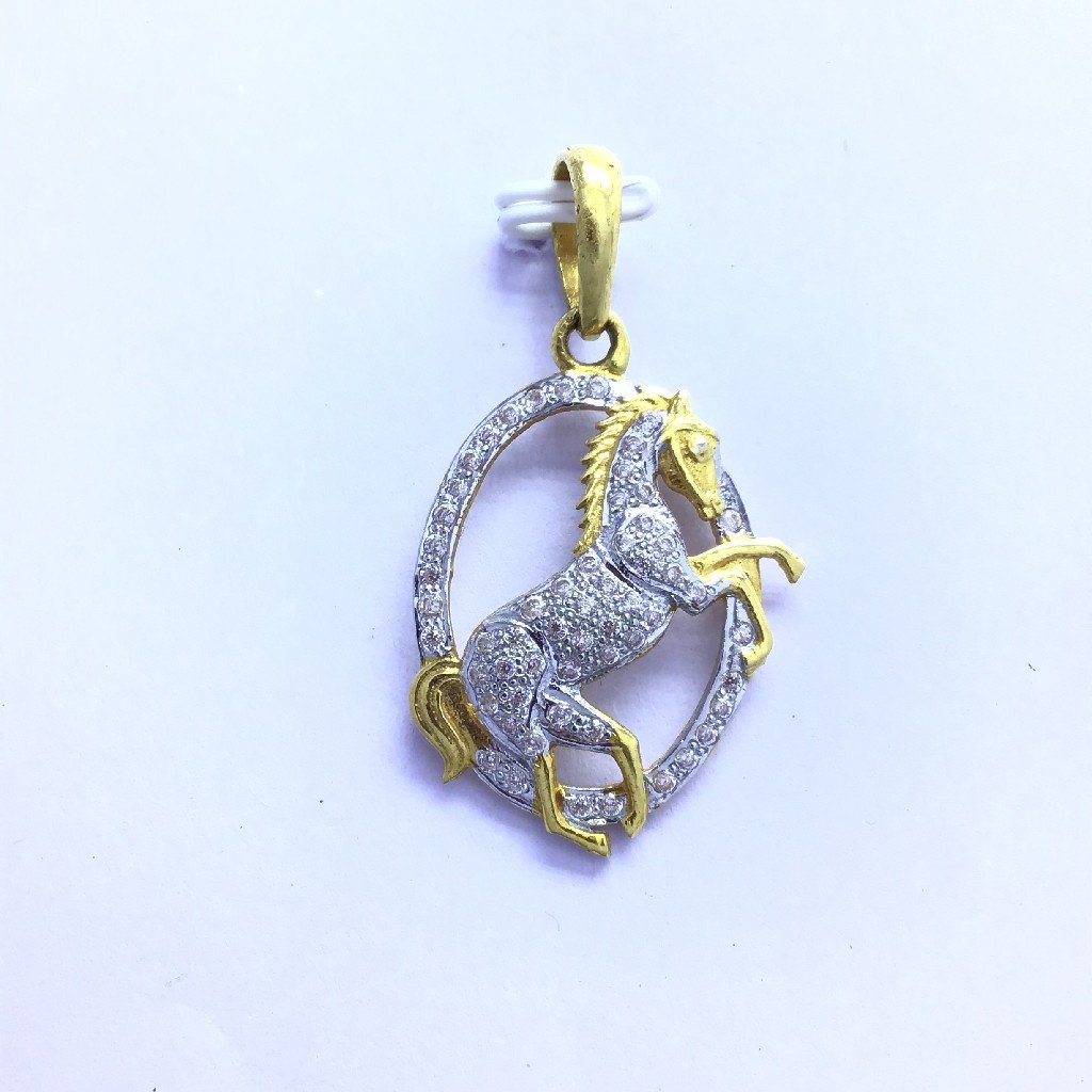 DESIGNING HORSE FANCY GOLD PENDANT