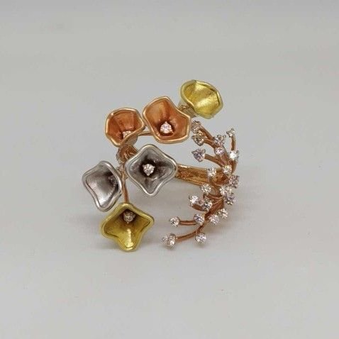 18 Kt Rose Gold Ladies Branded Ring