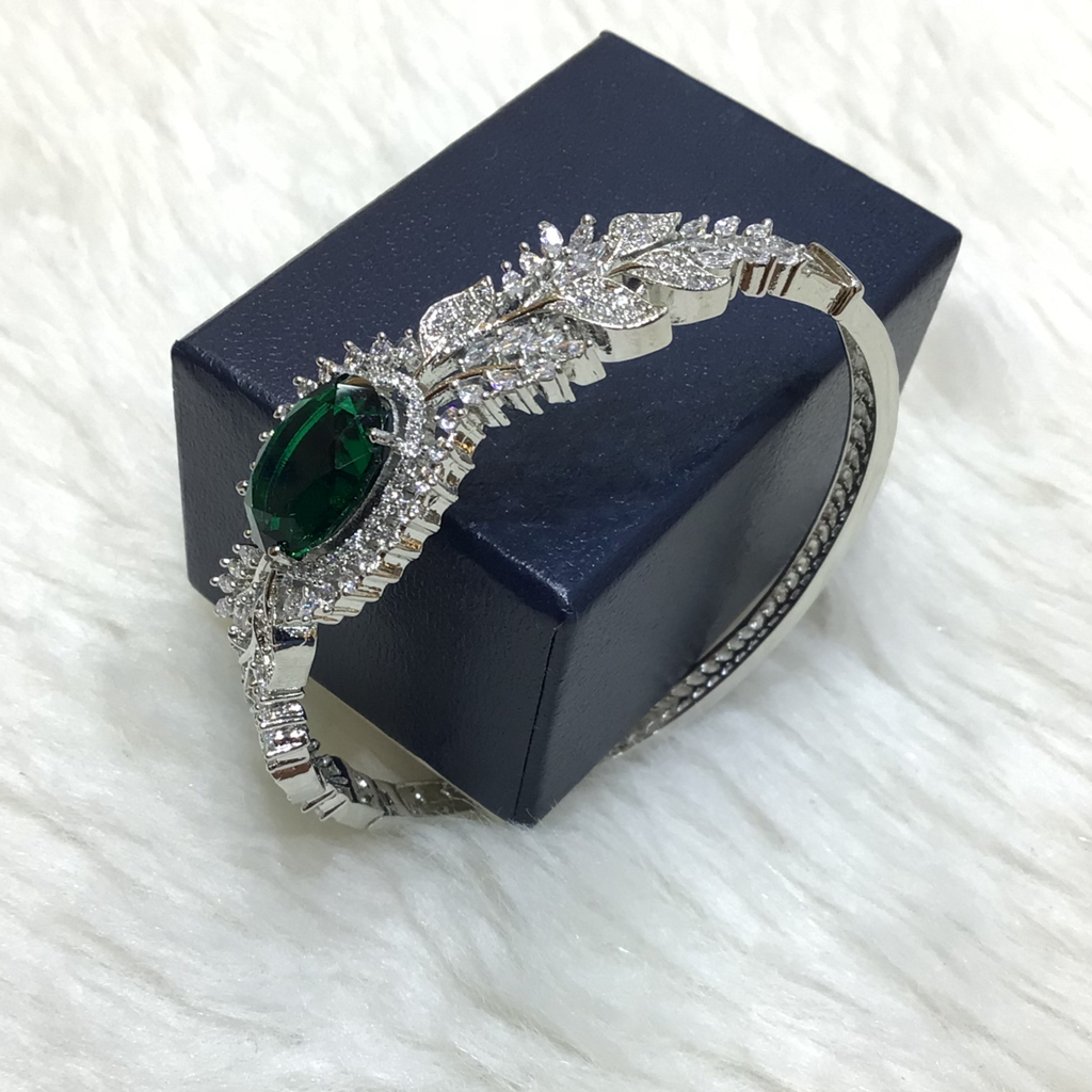 Silver Forming Stylish Bracelet
