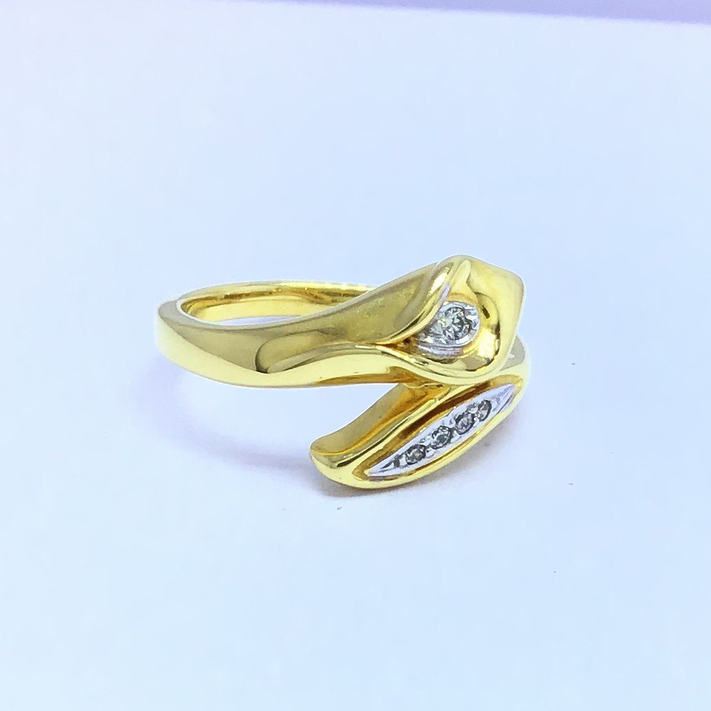 designing fancy ladies gold ring